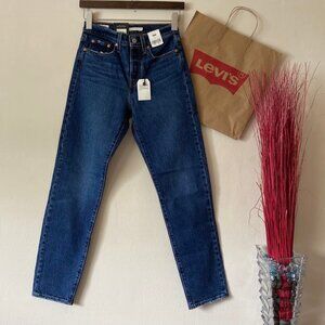 LEVI'S High-Rise Tapered Leg Wedgie Jeans (Size: 24) NWT